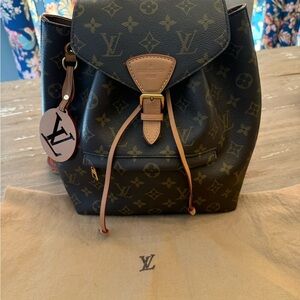 NOT FOR SALE!! Authentic  2021 LV Monogram Montsouris PM Backpack